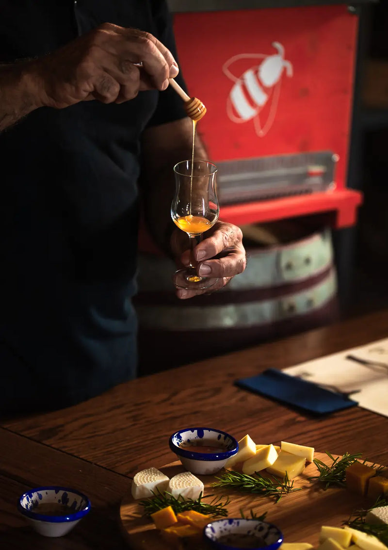 Honey experience a Regaleali
