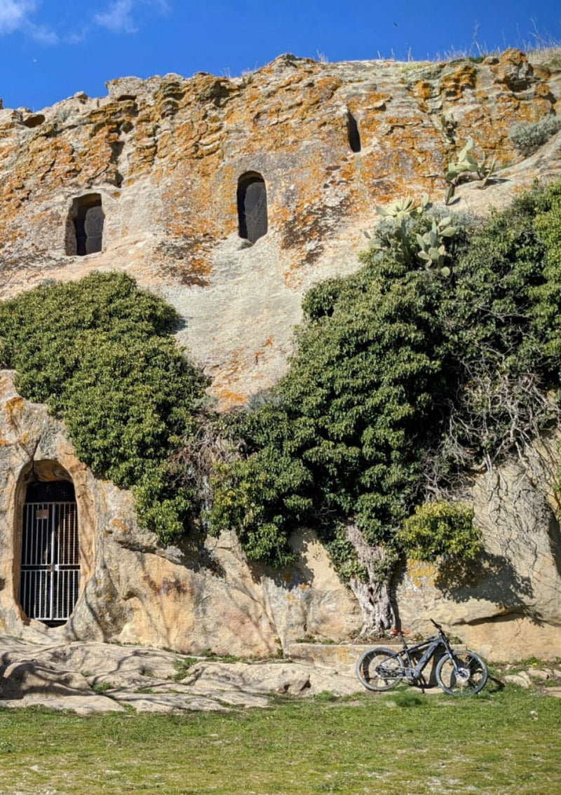 E-Bike Tour e Degustazione a Regaleali