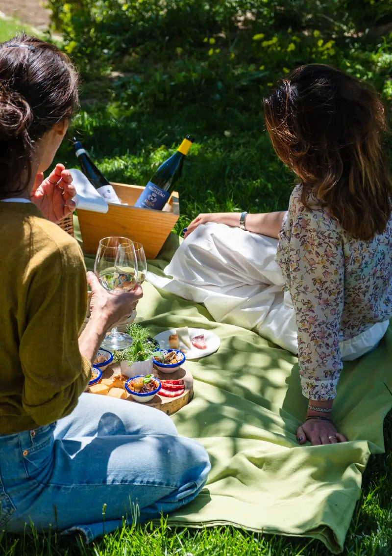 Picnic at Regaleali - Déjeuner sur l’herbe